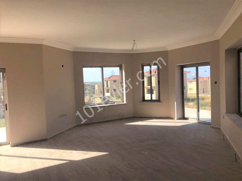 ÇATALKÖY DE 4+1 FUL DENİZ MANZARALI  165.000 STG VİLLA