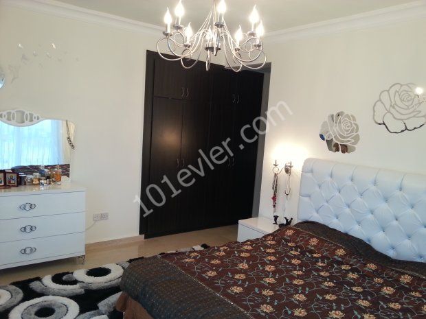 4 yatak odalı Lüks Villa