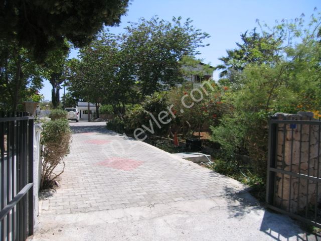 6 bedroom Mediterranean villa - Pre’74 English title deed