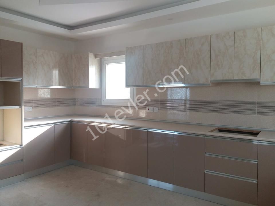 Villa To Rent in Karşıyaka, Kyrenia