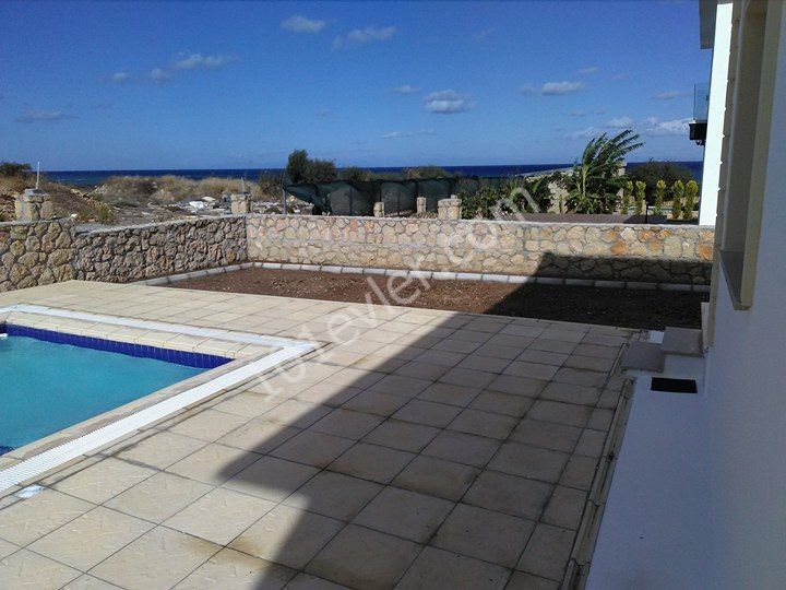 Villa To Rent in Karşıyaka, Kyrenia