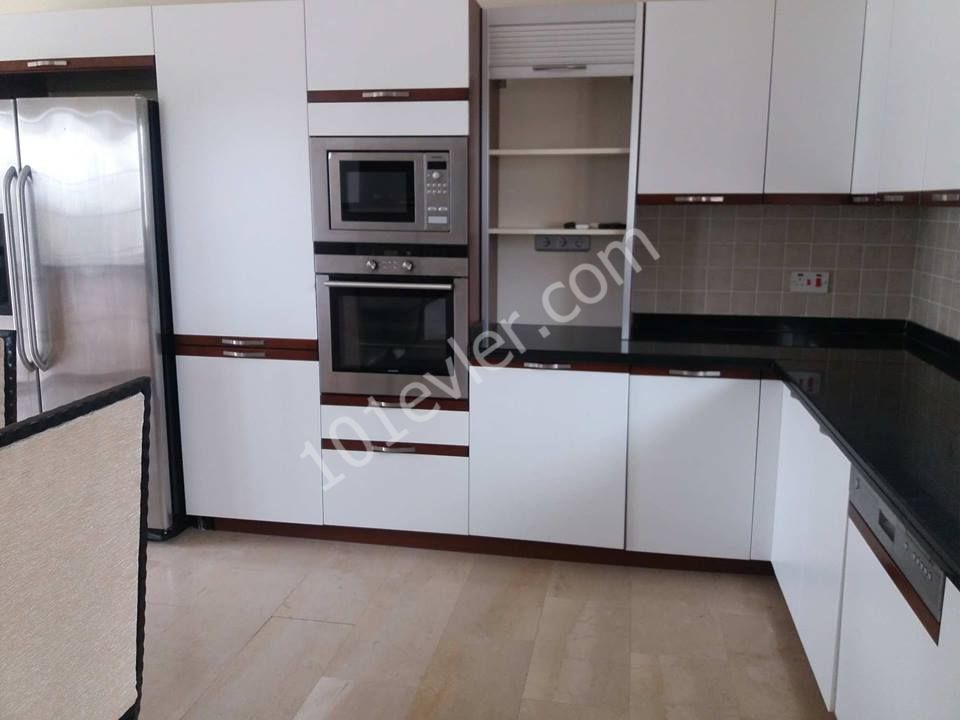 Girne Lapta'da kiralık villa