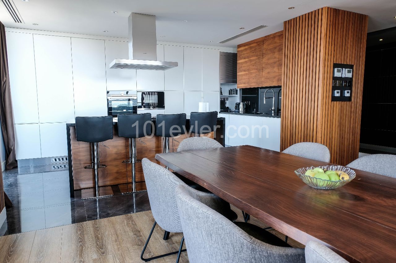 For rent 5+1 Residence in Gülseren, Famagusta - Viapark