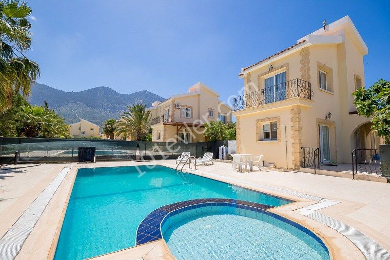 3 Bedroom Villa with Private Swimmimg Pooi