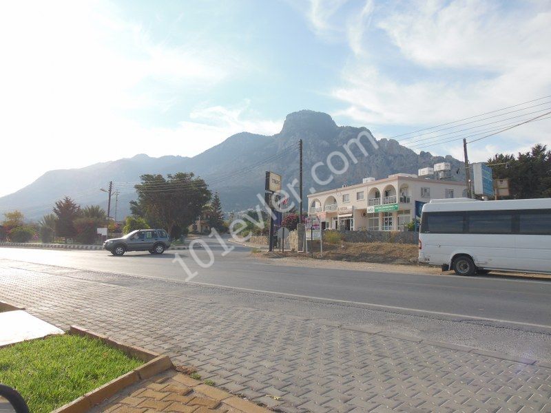 خانه مستقل برای فروش in Karşıyaka, گیرنه