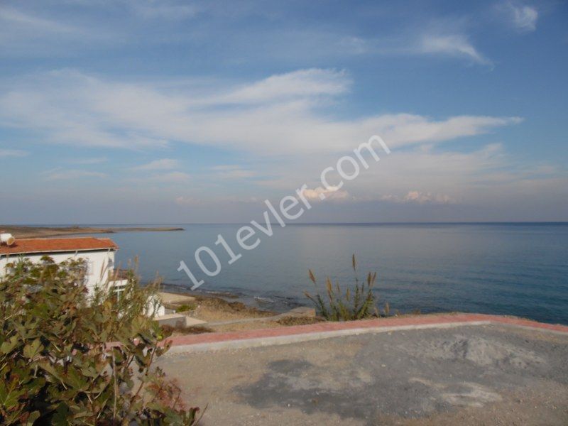 Einfamilienhaus Kaufen in Karşıyaka, Kyrenia