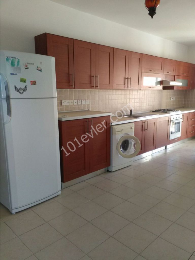 2 BEDROOM APARTMENT FOR RENT IN TOWN CENTRE 