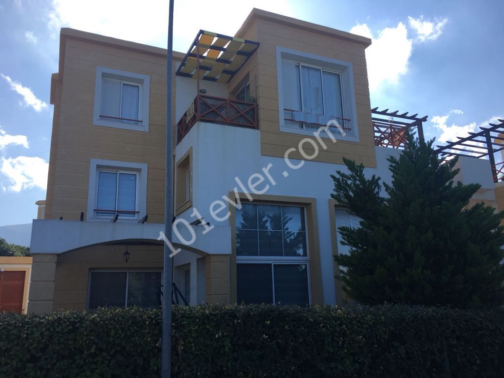 Flat For Sale in Alsancak, Kyrenia