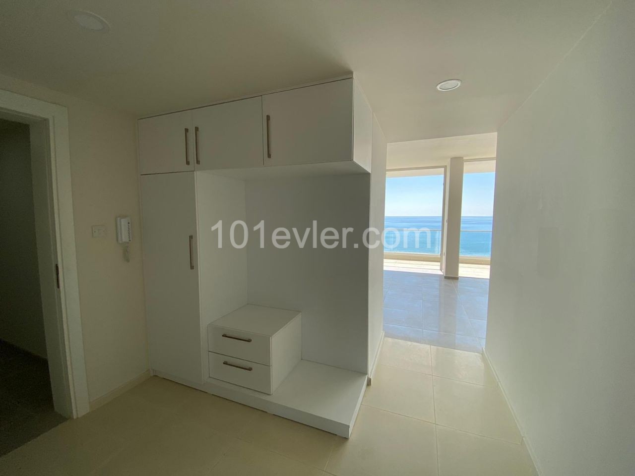 PIER-BOSPORUS-3+1 PENTHOUSE MIT HERRLICHEM MEERBLICK * * * ① 295.000 *** ** 