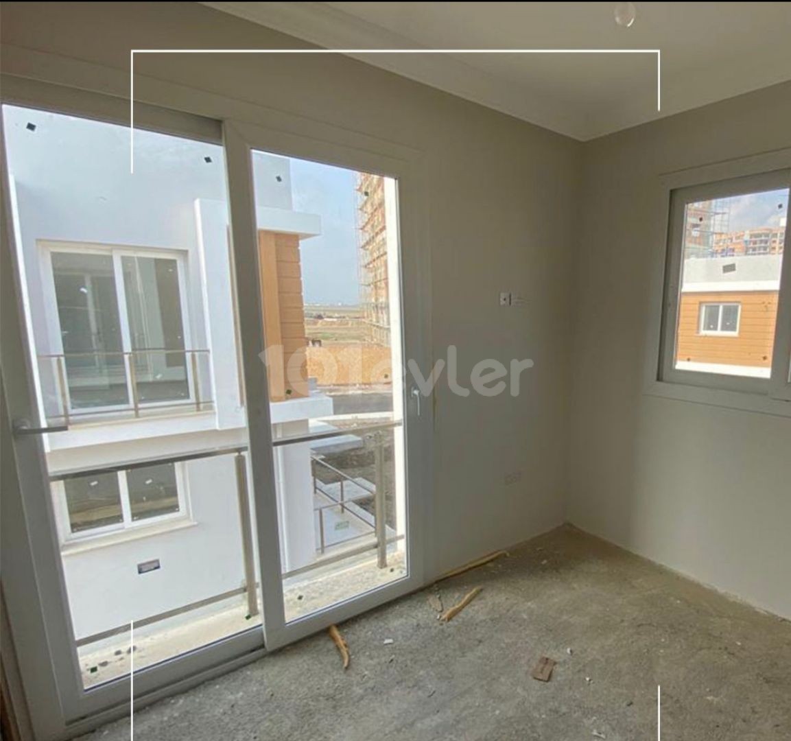 İSKELE – LONG BEACH - 3 YATAK ODALI YARI MÜSTAKİL VİLLA ***£240.000***