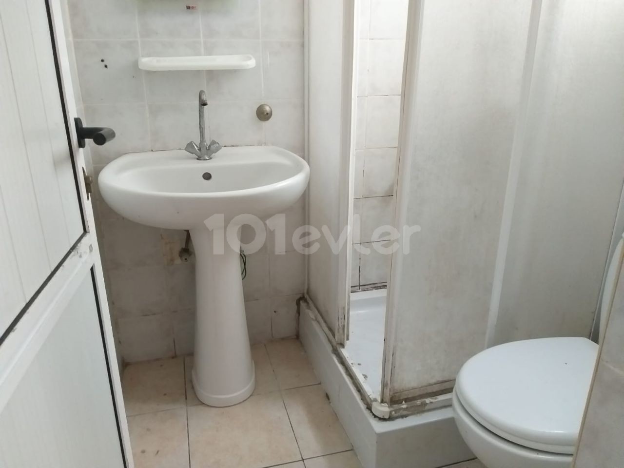 GAZİMAĞUSA – MERKEZ’DE  -  KELEPİR  - KOMPLE BİNA ***470.000 STG*** 