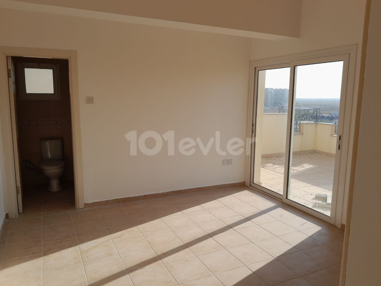 İSKELE- LONG BEACH DENİZ MANZARALI HİÇ KULLANILMAMIŞ 3+1 PENTHOUSE £120.000