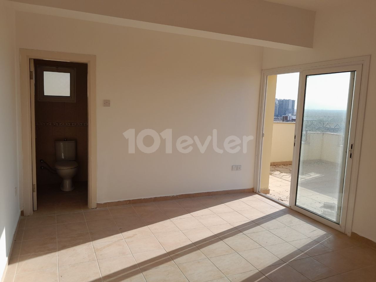 İSKELE- LONG BEACH DENİZ MANZARALI HİÇ KULLANILMAMIŞ 3+1 PENTHOUSE £120.000