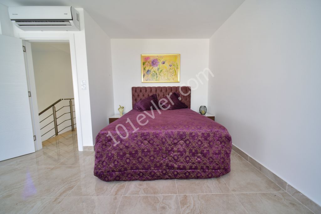 Alagadi 4+2 Havuzlu Villa Satılık 