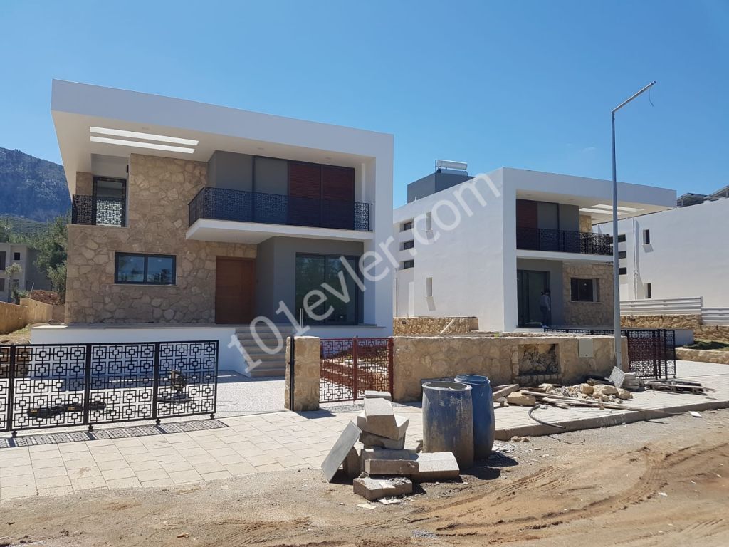 Villa for sale in Alsancak (Kyrenia district)