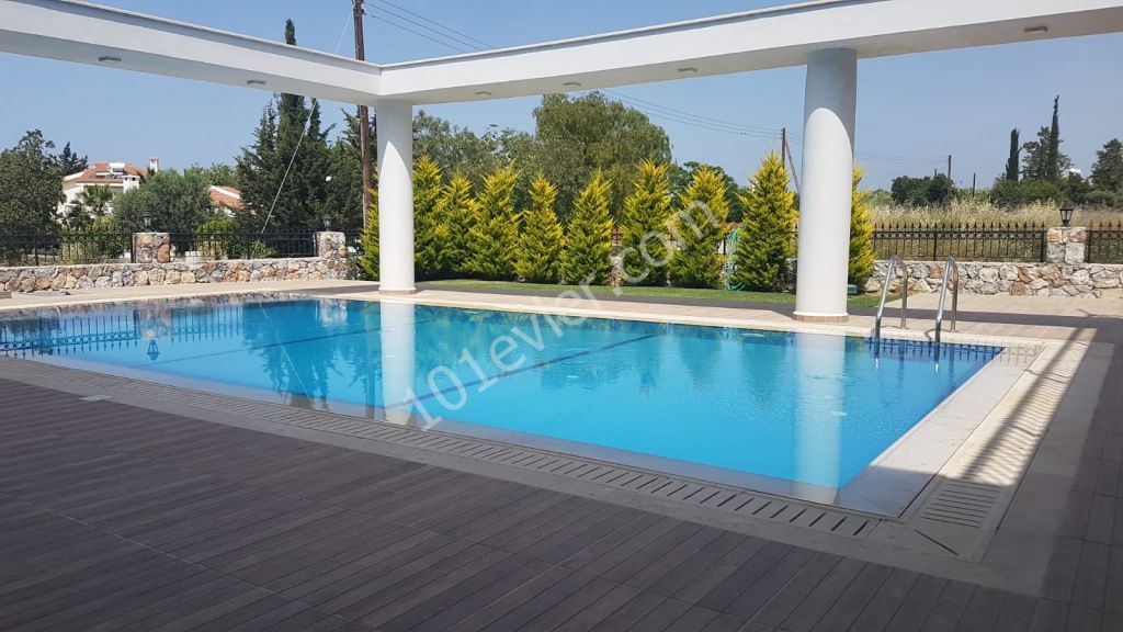 Girne Alsancak'ta 4+2 Modern Villa  Satılık 