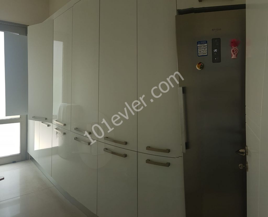 Girne Alsancak'ta 4+2 Modern Villa  Satılık 