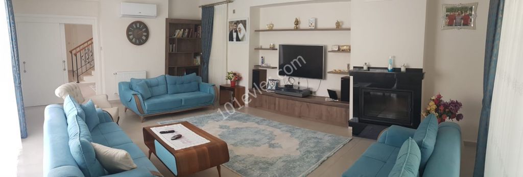 Girne Alsancak'ta 4+2 Modern Villa  Satılık 