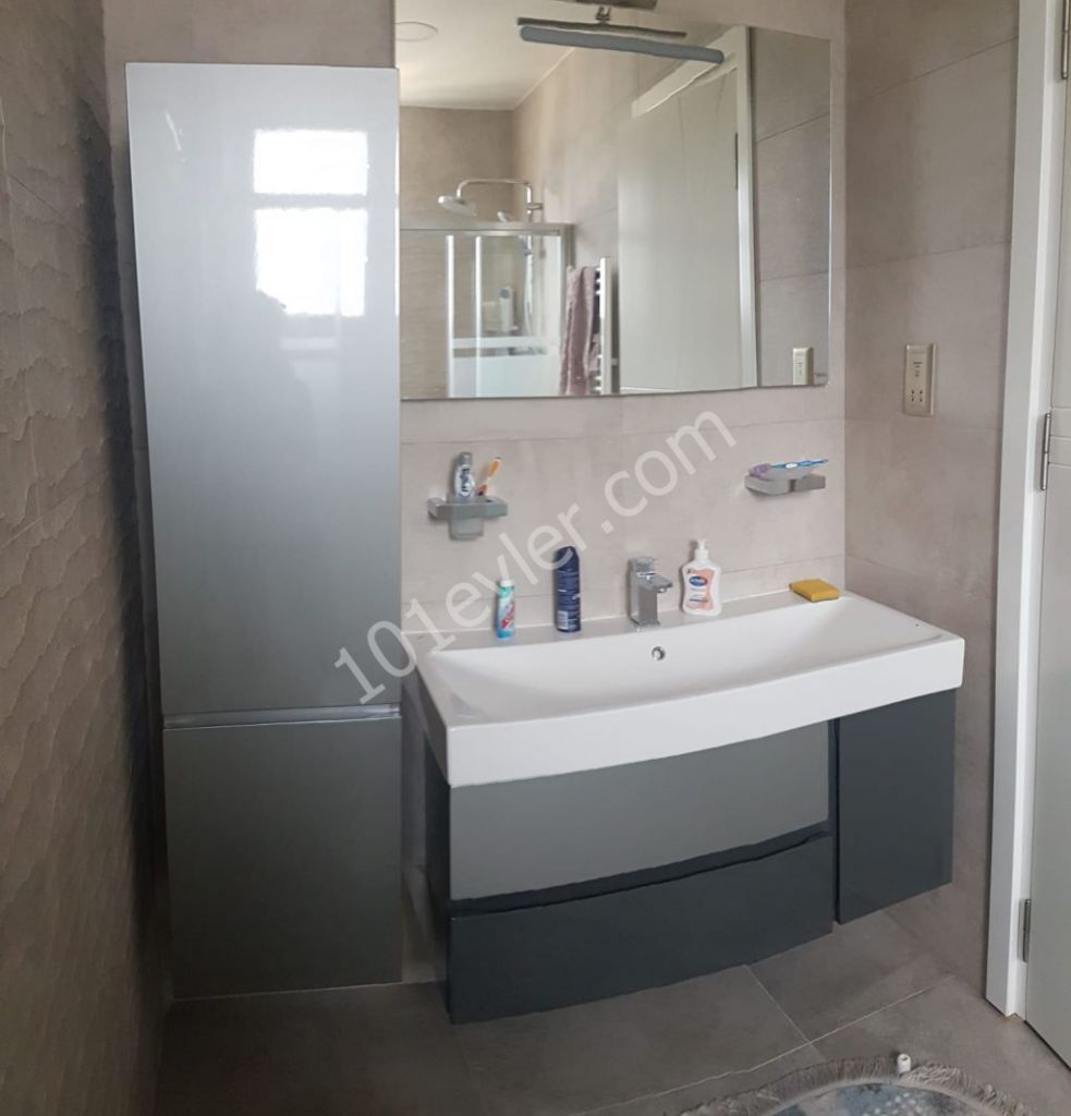 Girne Alsancak'ta 4+2 Modern Villa  Satılık 