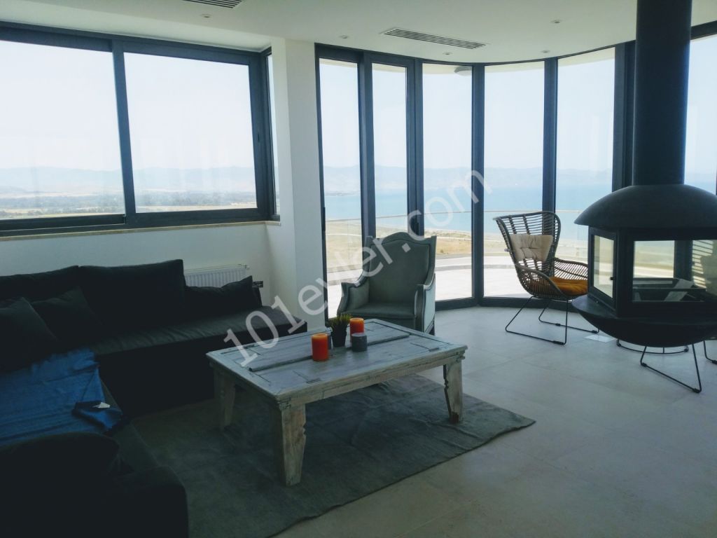 Güzelyurt'ta 3+1 Penthouse Satılık +90 533 841 76 78