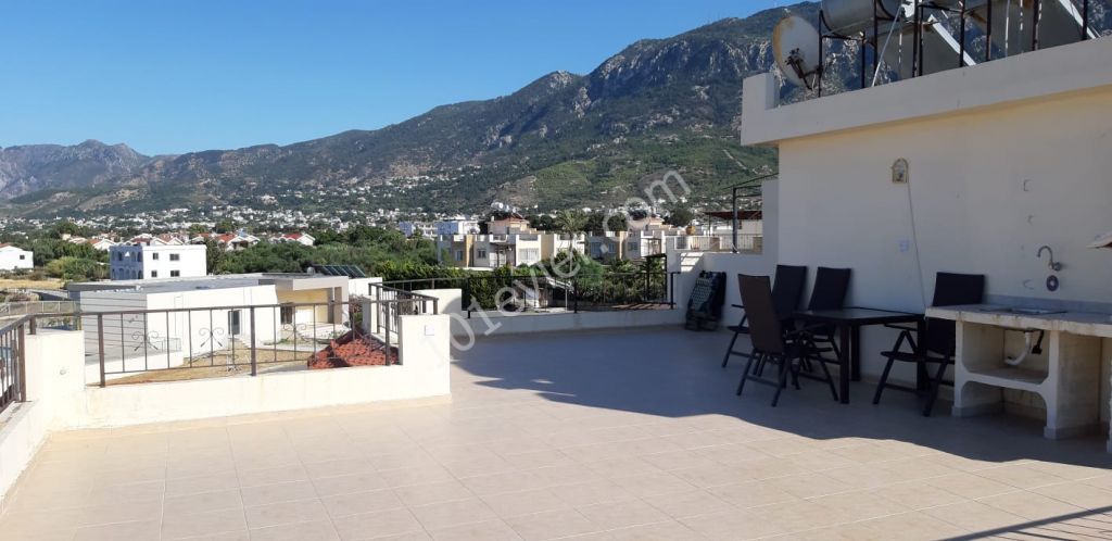 3+1 Penthouse for sale in Lapta (Kyrenia district)