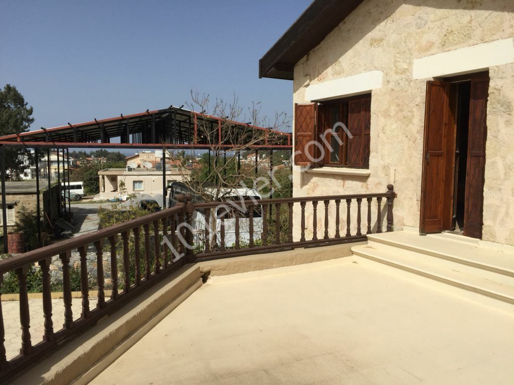 Karşıyaka  3+1 Villa Satılık +90 533 841 76 78 