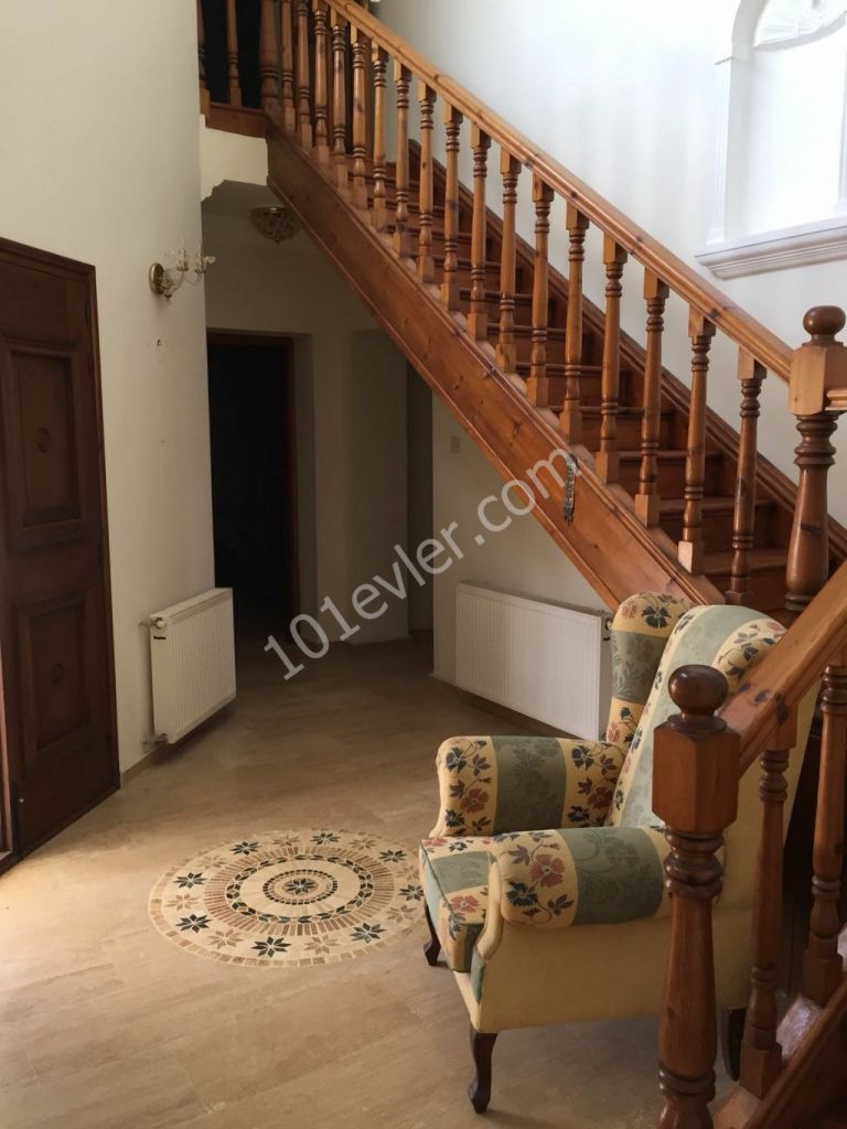 Karşıyaka  3+1 Villa Satılık +90 533 841 76 78 