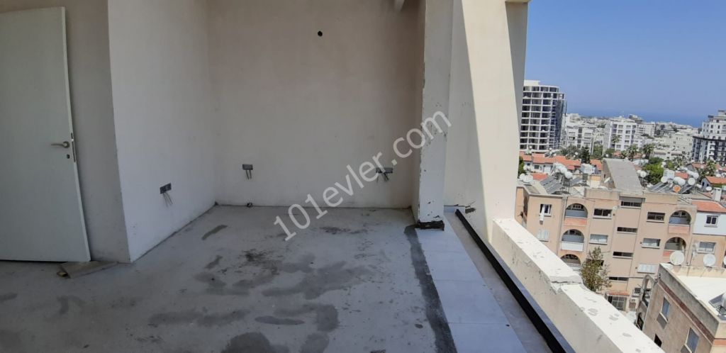 Girne Merkez'de 2+1 Penthouse Satılık 