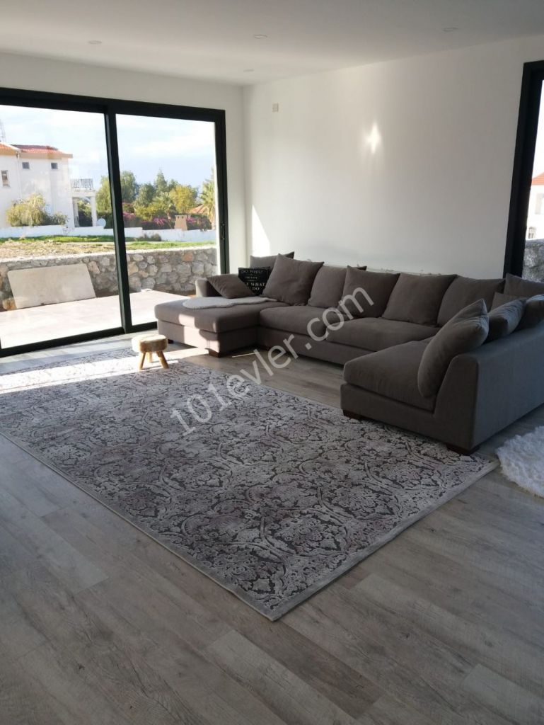 Yeşiltepe'de 4+1 Villa Satılık +90 533 841 76 78 