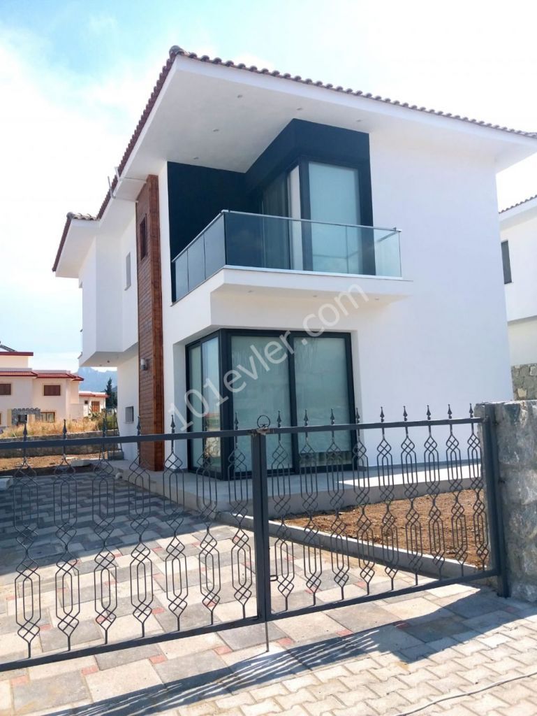 3 bedroom Villa for sale in Yeşiltepe (Kyrenia district)