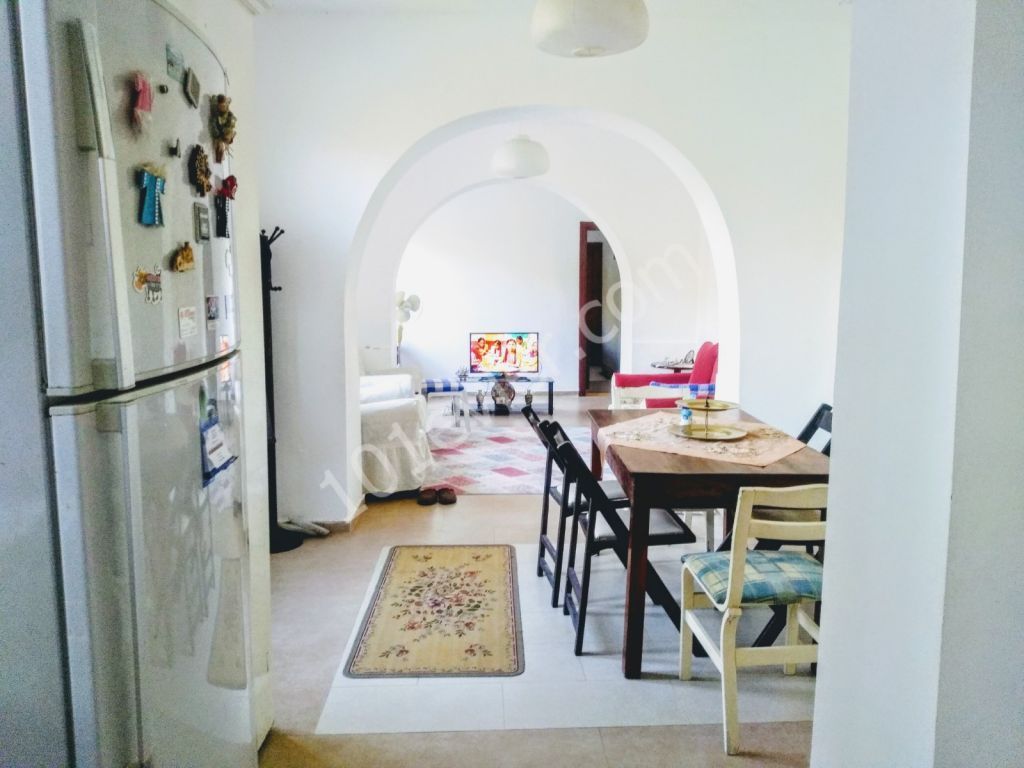 Alsancak'ta 5+3 Havuzlu Villa Satılık +90 533 841 76 78