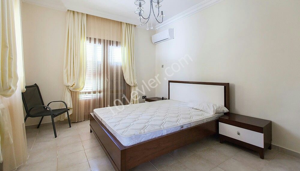 Alsancak 3+1 Havuzlu Villa Satılık 