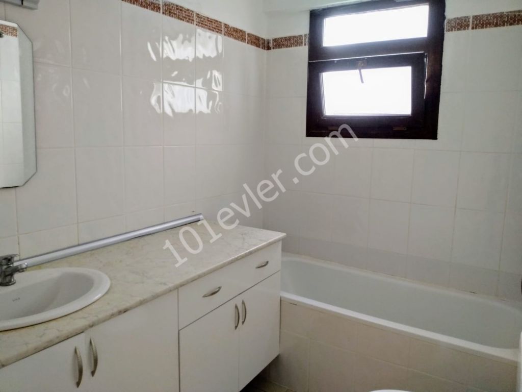 Girne'de Yeşiltepe 1+1 Teraslı daire  satılık +90 533 841 76 78