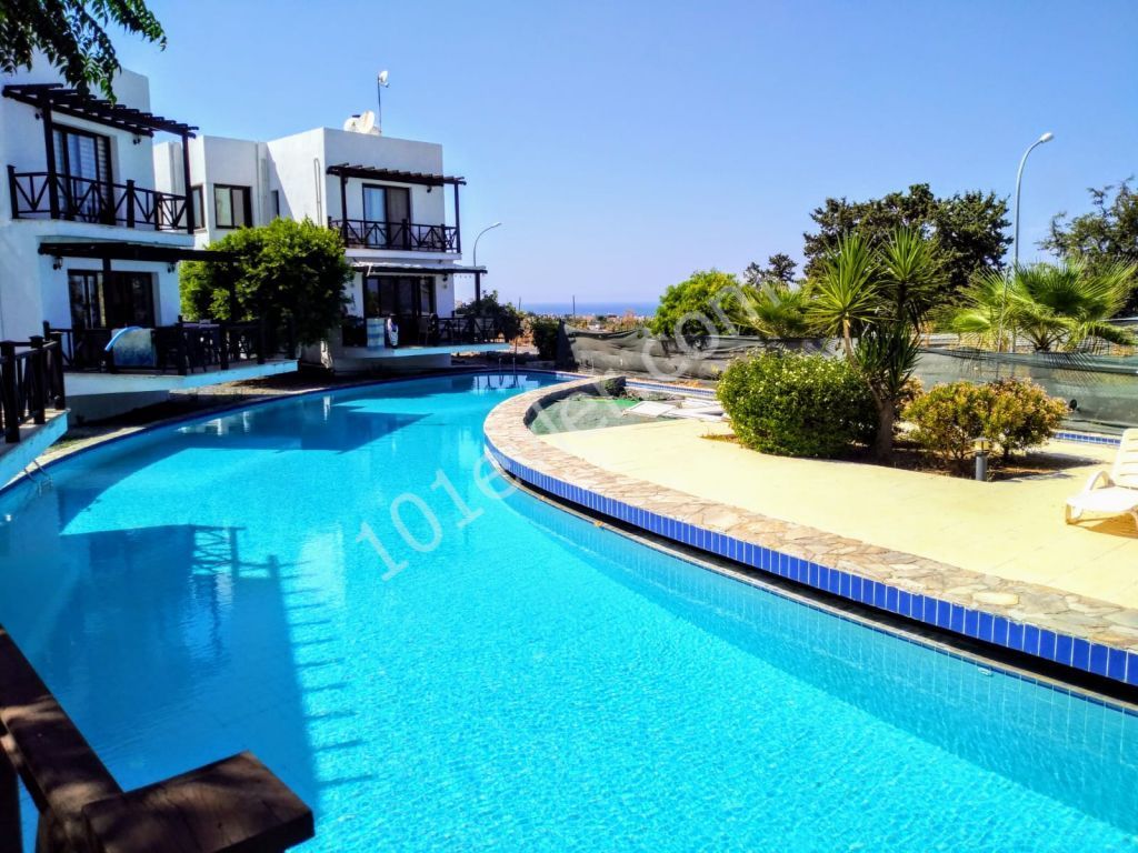 Girne'de Yeşiltepe 3+1 Eşyalı villa  satılık  +90 533 841 76 78