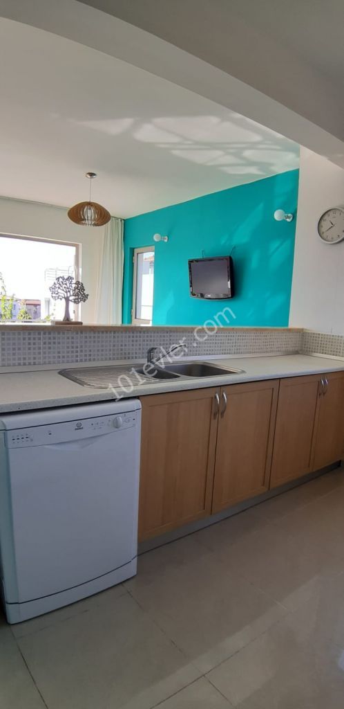 YALKIN EMLAK TEK YETKILI ! Magusa'da Tatlısu  3+1 Penthouse Satılık 