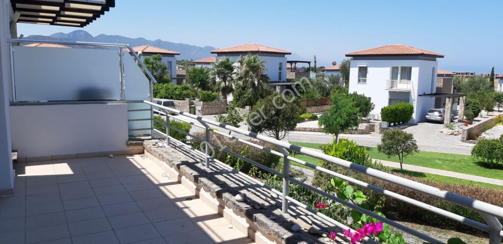 YALKIN EMLAK TEK YETKILI ! Magusa'da Tatlısu  3+1 Penthouse Satılık 