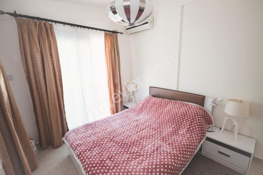 Karşıyaka 3+1 Havuzlu Villa Satılık 