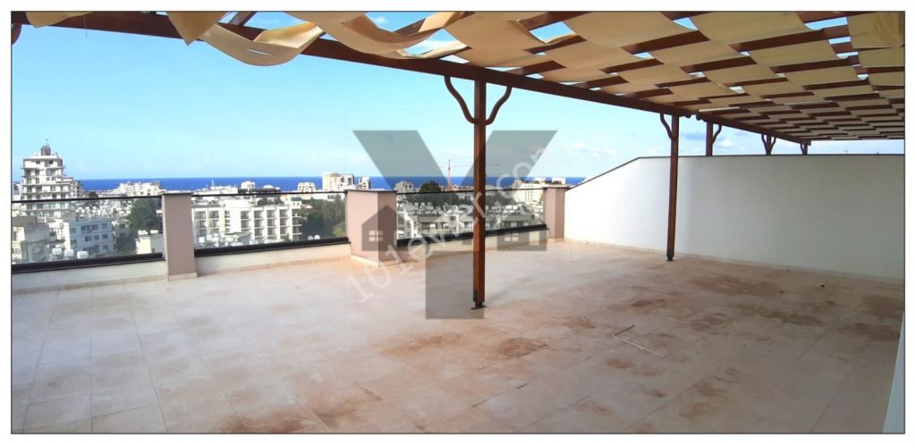 Girne Merkez'de 2+1 Penthouse Satılık 