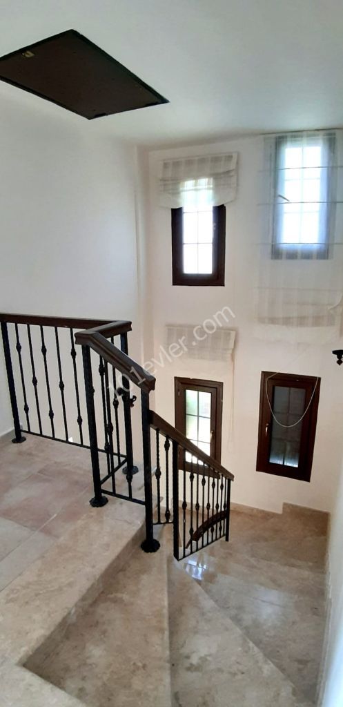 4 bedroom Villa for sale in Çatalköy (Kyrenia district)