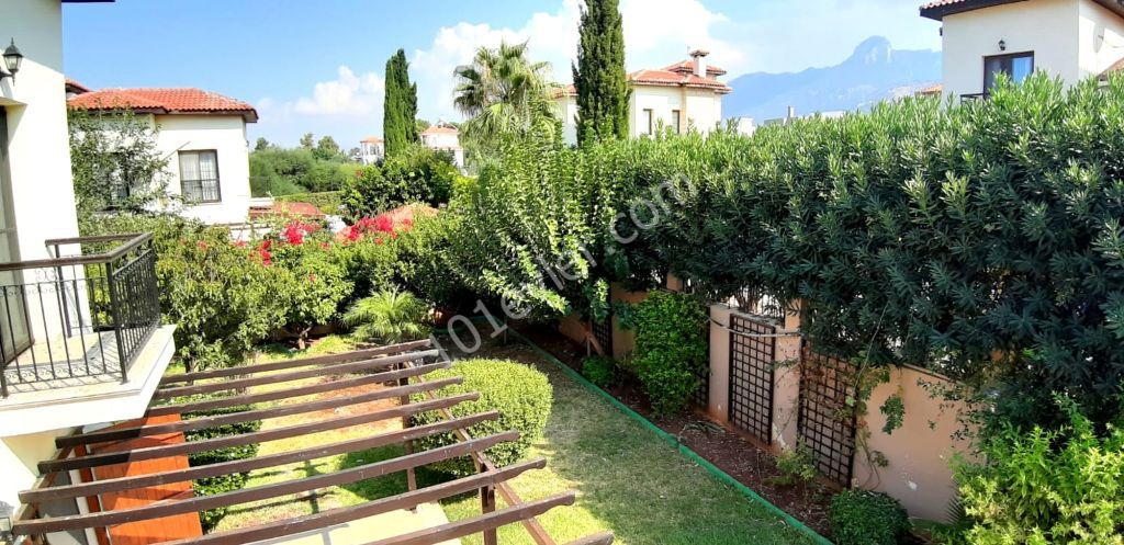 4 bedroom Villa for sale in Çatalköy (Kyrenia district)