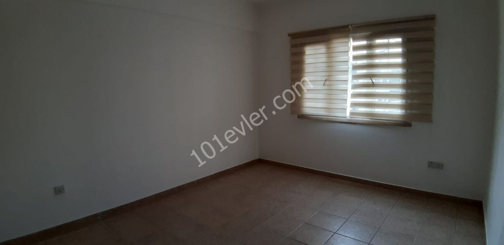 3 bedroom unfurnished apartment for rent in Kyrenia Center