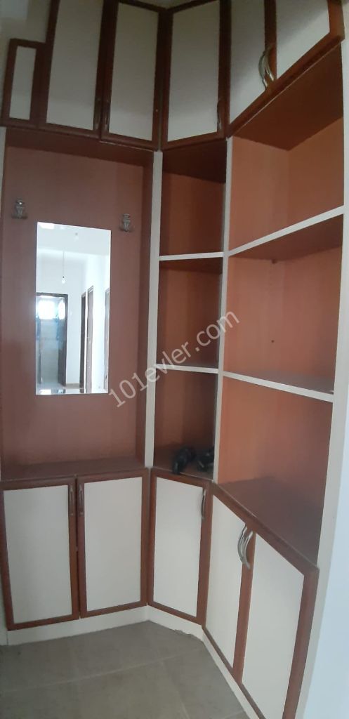 3 bedroom unfurnished apartment for rent in Kyrenia Center