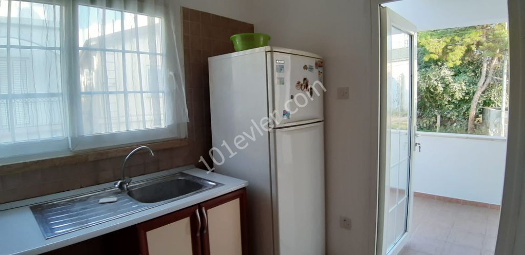 3 bedroom unfurnished apartment for rent in Kyrenia Center