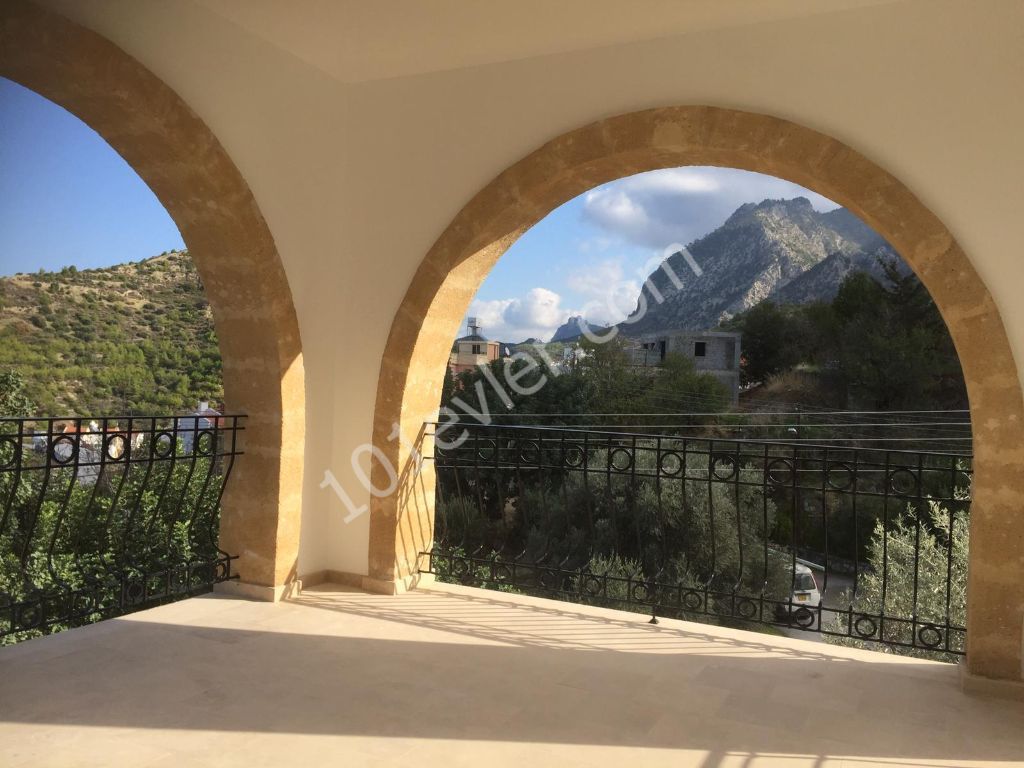 3 bedroom Apartment for rent in Yeşıltepe / Kyrenia