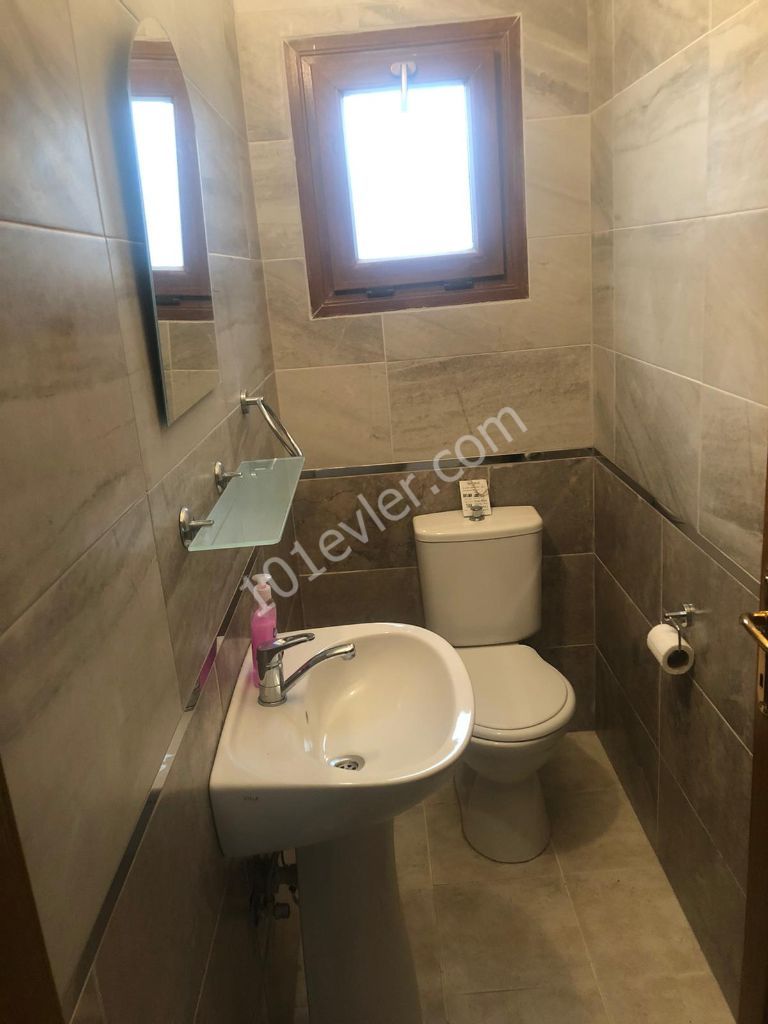 3 bedroom Apartment for rent in Yeşıltepe / Kyrenia