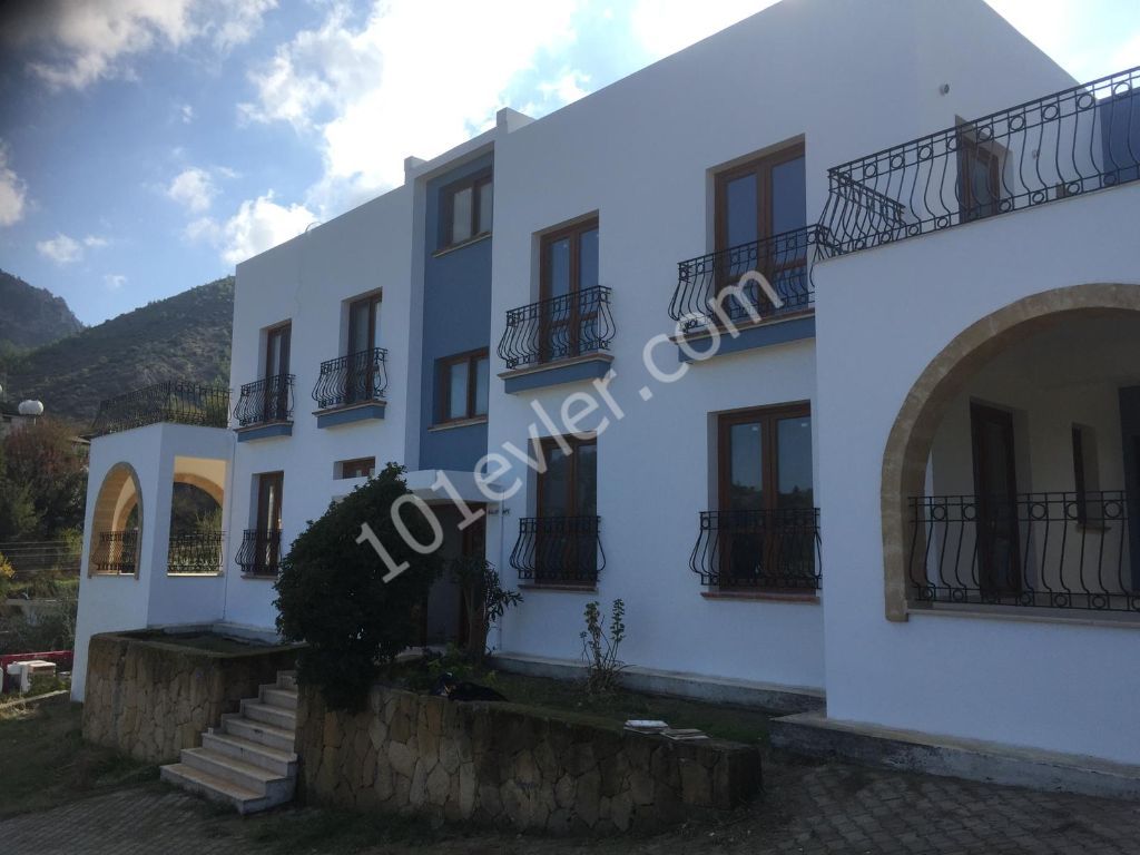 2 bedroom Apartment for sale in Yeşıltepe / Kyrenia