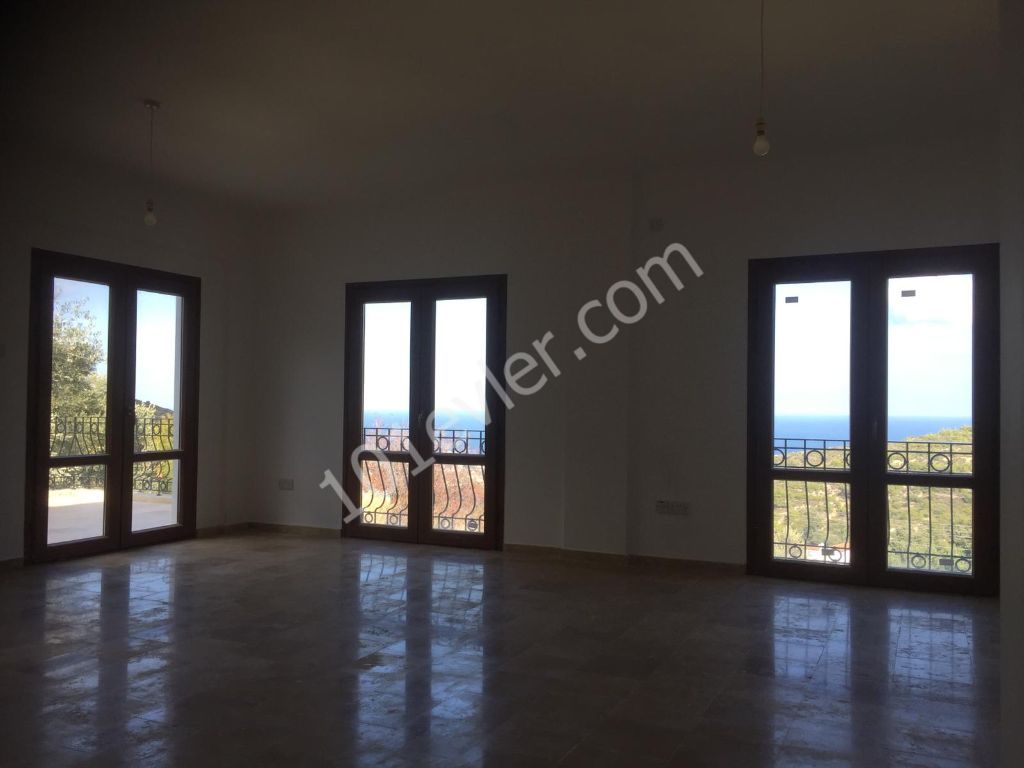 2 bedroom Apartment for sale in Yeşıltepe / Kyrenia