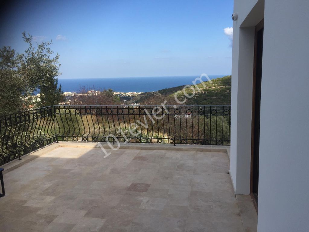 2 bedroom Apartment for sale in Yeşıltepe / Kyrenia