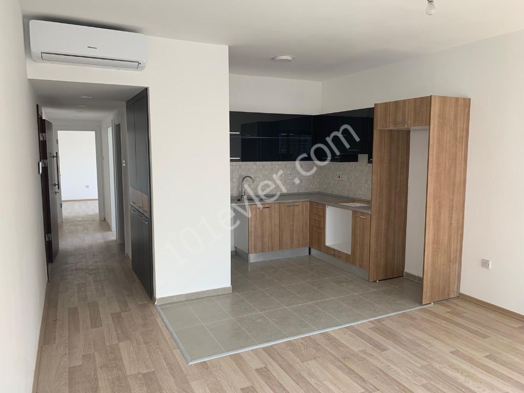 Girne Merkezde Komple Kiralık Yeni Lüks Bina (13 Adet 2+1 Daire)