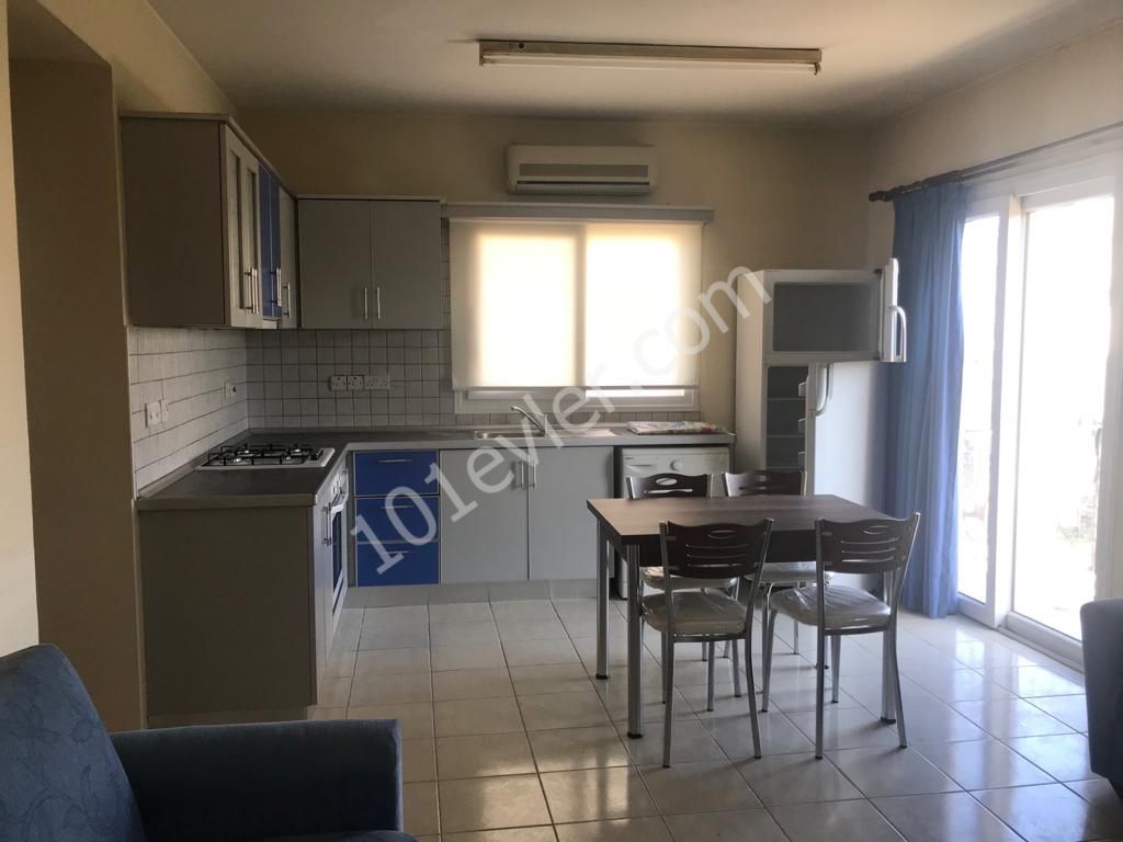 Girne Merkez'de Jasmine Court karşısında 2+1 Daire Kiralık